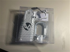 Image pour TM Hi-Capa - Airsoft Masterpiece aluminium grip Type 8 silver