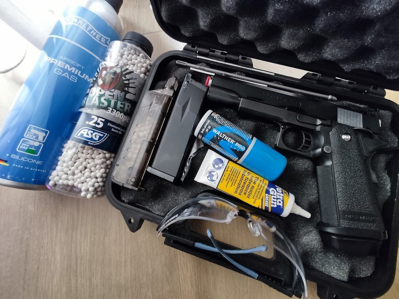 Imagen 1 de Tokyo Marui Hi-Capa 5.1 w/extra mag and other items