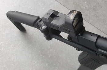 Bild 3 für SMG  aap met red dot