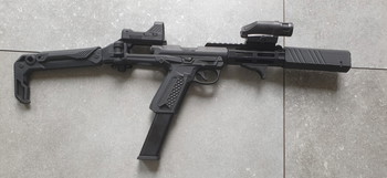 Bild 4 für SMG  aap met red dot