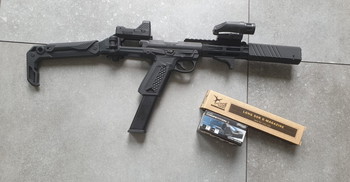Bild 6 für SMG  aap met red dot