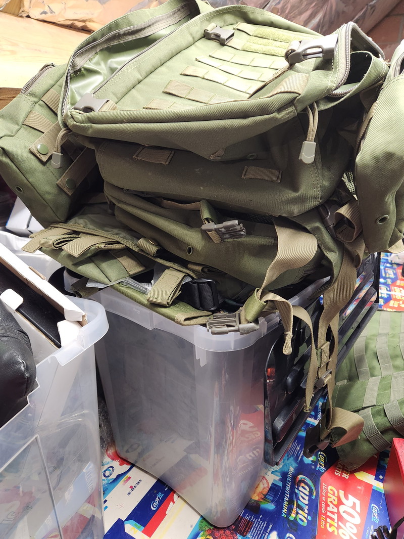 Image 1 for box vol diverse pouches , riemen, rugzak...