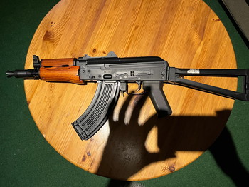 Afbeelding 4 van AK 47u von Begadi nur 6 Mal benutzt mit 6 Magazinen und 2 Akkus