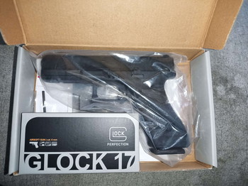 Afbeelding 2 van Glock 17 Gen. 5 Airsoft mit Metallschlitten GBB 6mm schwarz
