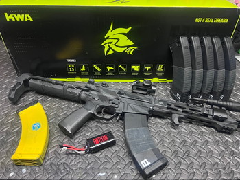Imagen 2 de KWA Ronin 47 + Gate Titan | Compleet pakket met accessoires
