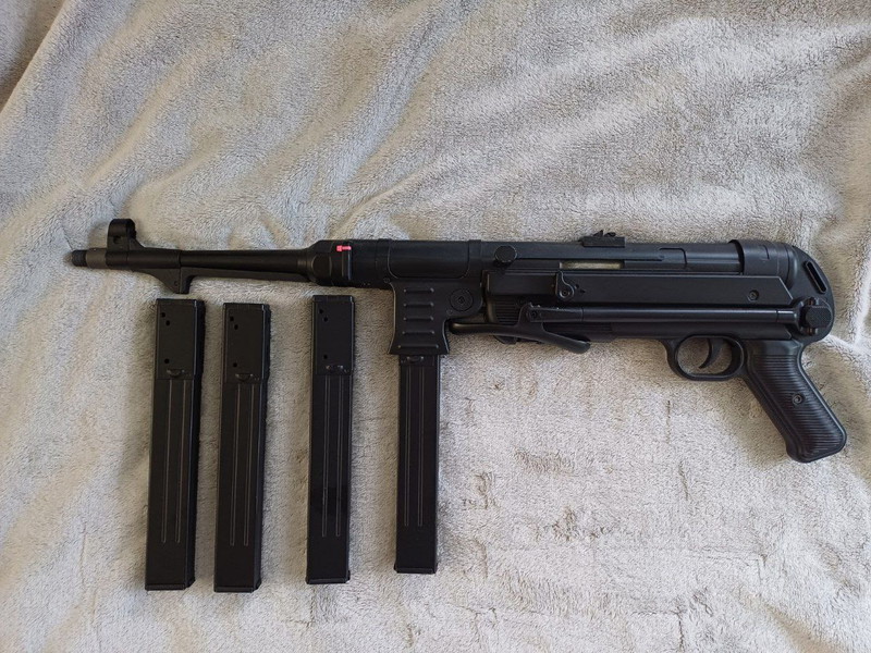 Afbeelding 1 van MP40 AGM + 4 mags