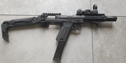 Imagen para SMG aap met red dot en tracer