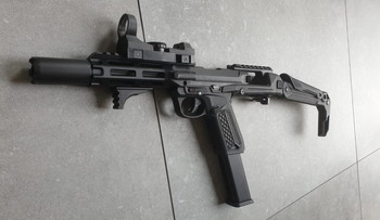 Imagen 3 de SMG aap met red dot en tracer