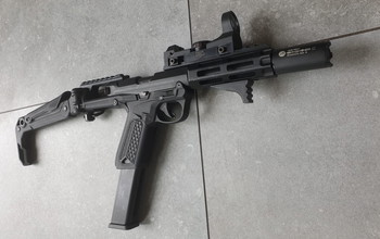 Imagen 4 de SMG aap met red dot en tracer