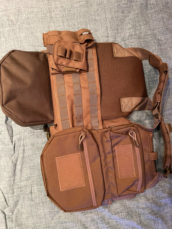 Image 2 pour 8Fields Plate carrier Tan met extra's