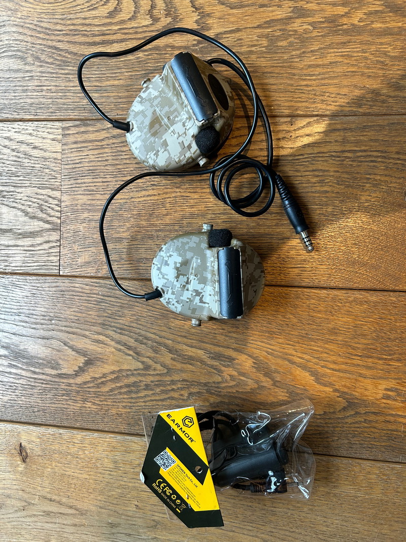 Afbeelding 1 van Lot: comms