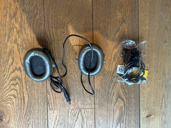 Afbeelding 2 van Lot: comms