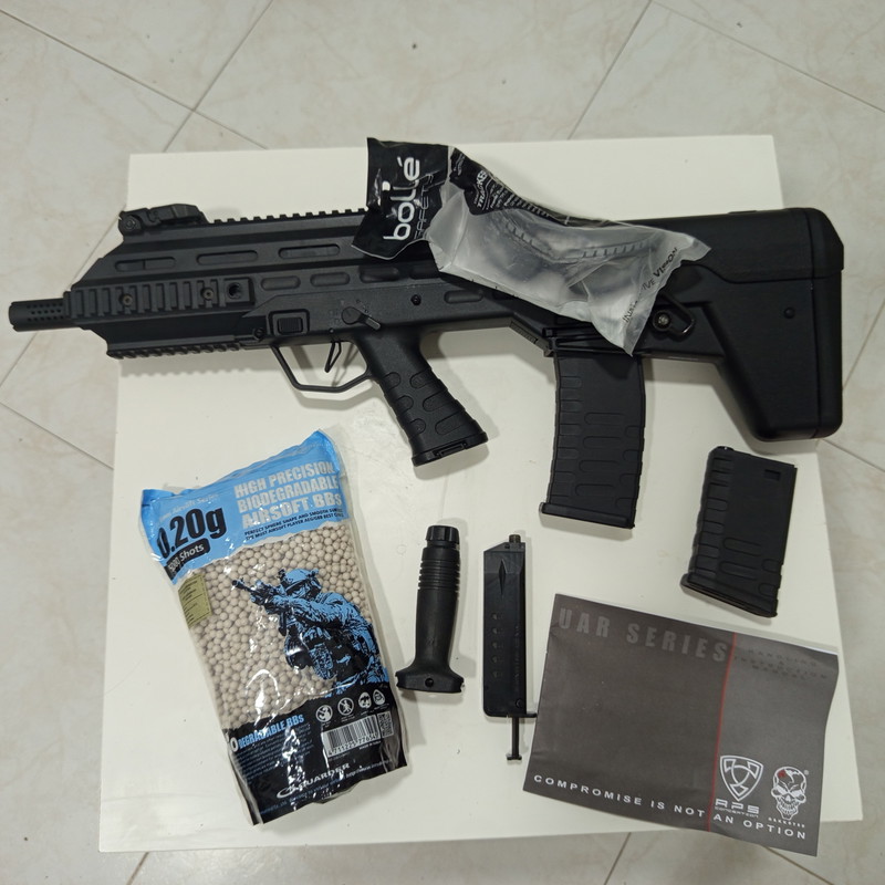 Image 1 for APS UAR501B Urban Assault Rifle y  lote completo en Barcelona