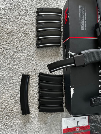 Image 2 pour VFC MP7 met Airtac HPA adapter & 12 mags