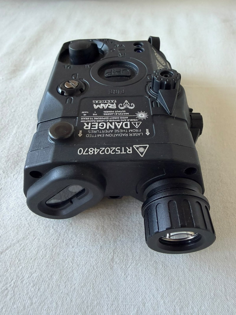 Image 1 for NABV-gecertificeerde PEQ-15UHP - rode laser/zaklamp combo (Ram Tactical) - praktisch nieuwstaat