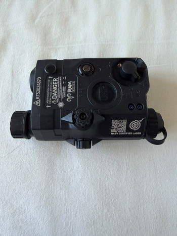 Image 3 for NABV-gecertificeerde PEQ-15UHP - rode laser/zaklamp combo (Ram Tactical) - praktisch nieuwstaat