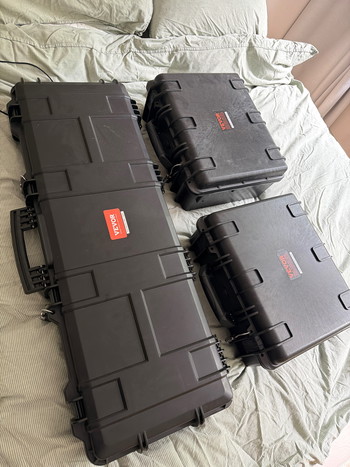 Bild 4 für Complete set airsoftwapens, inclusief opbergboxen en extra magazijnen