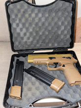 Afbeelding van Sig Sauer M17 pistol + case en 2 mags CO2