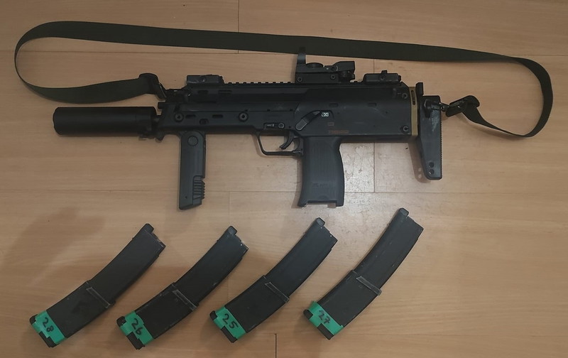 Image 1 for VFC MP7A1 met 4 mags en extra onderdelen