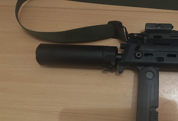 Image 4 for VFC MP7A1 met 4 mags en extra onderdelen