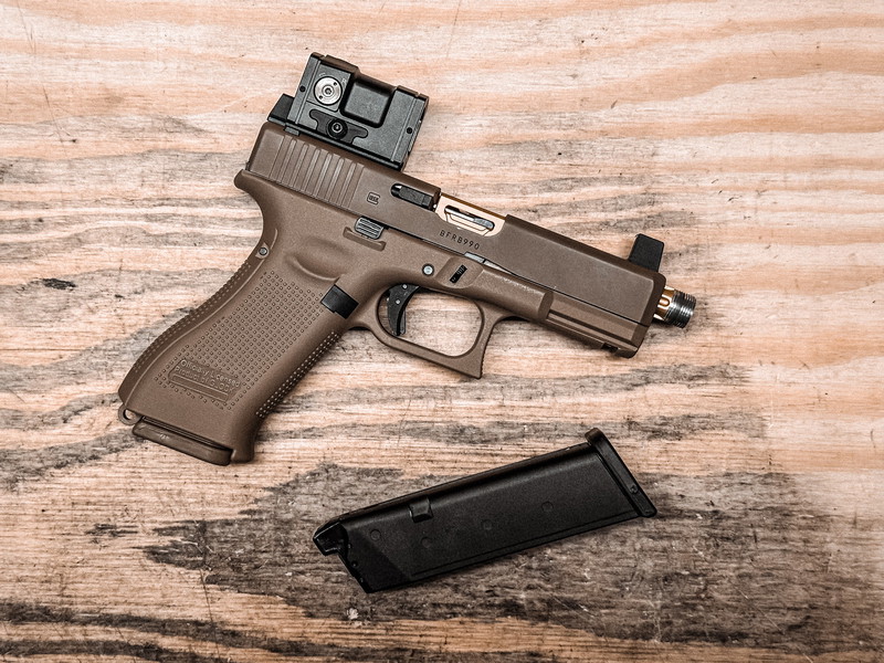 Afbeelding 1 van Glock 19x + 2 mags & optic