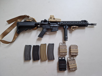 Afbeelding 2 van Lonex AEG m4, 4 mags, holo sight, sling