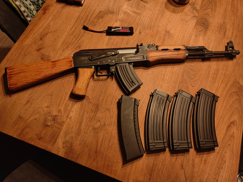 Bild 1 für AK47 met 5 laders en batterij (wood)