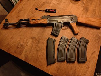 Bild 2 für AK47 met 5 laders en batterij (wood)