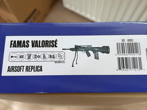 Image for (nieuw) FAMAS Valo LPAEG - Black - Cybergun