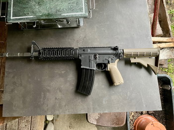 Image 2 for VFC Colt M4A1 GBBR + 8 stanags + extras