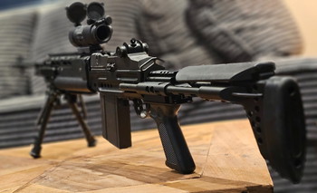 Afbeelding 2 van G&G M14 EBR AEG met real steel montage