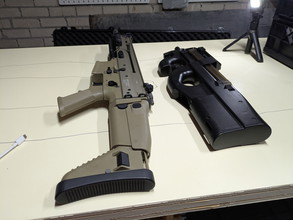 Afbeelding van Meerdere replica's te koop: Scar L, p90 en H8R revolver