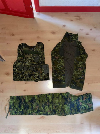 Image 3 for Invader Gear - CADPAT camo set -> kleren + mod carrier