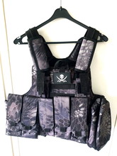 Image for multicam grey black plate carrier