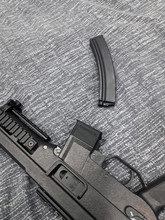 Afbeelding van f2000 en ump45