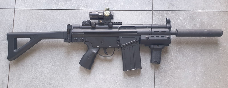 Afbeelding 1 van JG T3 SAS-F Airsoft AEG-geweer met opvouwbare kolf