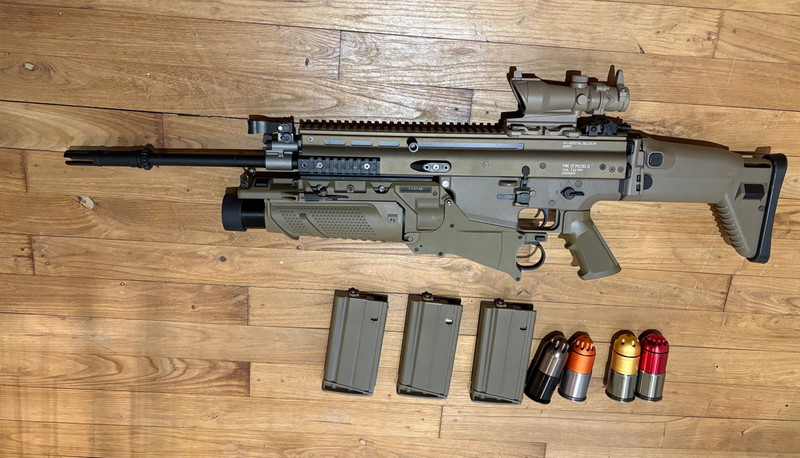 Image 1 for Tokyo Marui SCAR H EBB met VFC grenadelauncher en granaten.