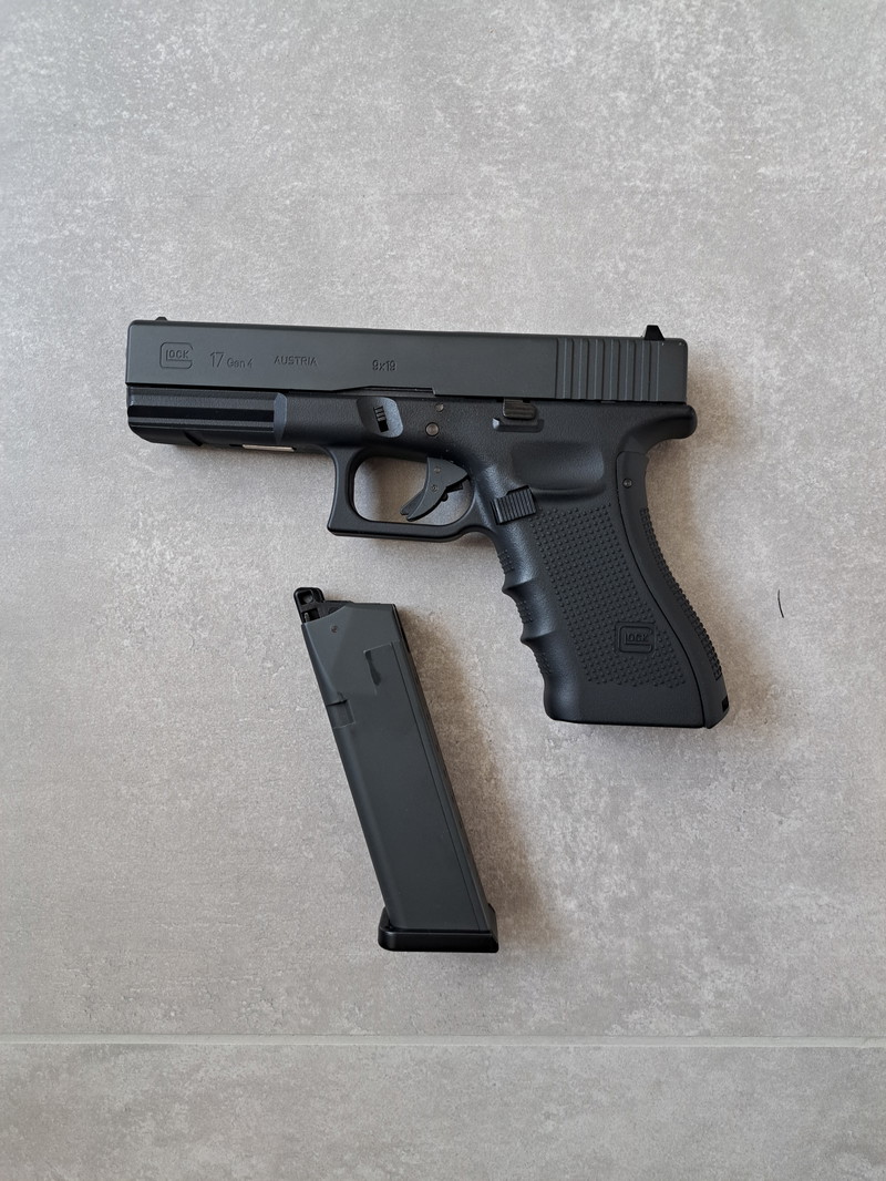 Image 1 pour Umarex Glock 17 Gen 5 CO2 blowback NIEUW met accesoires
