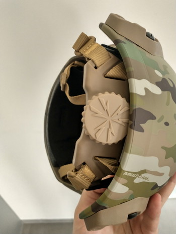 Image 2 for Te koop: multicam helm met accessoires maatje M