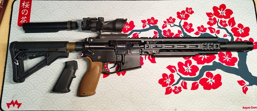 Bild für GHK M4 V2 w/ Ra-Tech NPAS & ACOG