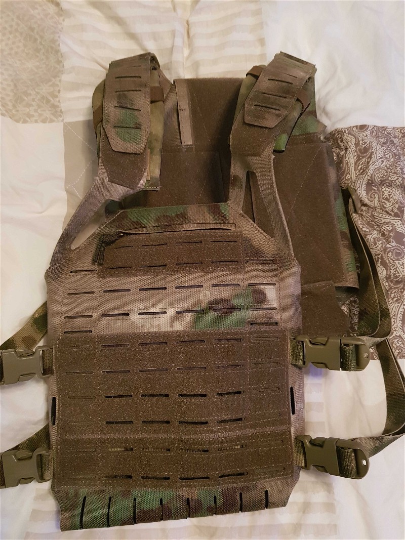 Image 1 for Molle minus plate carrier 