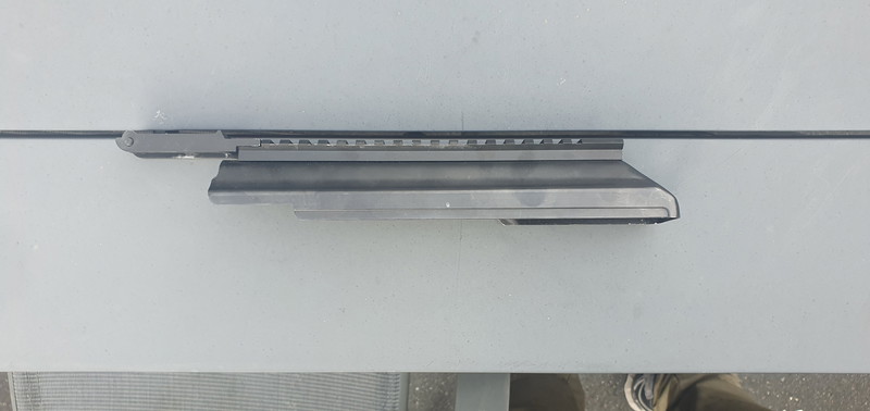 Afbeelding 1 van Railed dustcover AK