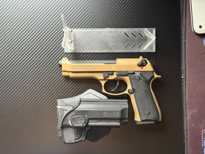 Imagen para Beretta MOD92 Desert-Tan GBB (Umarex) + Tactical Holster + Desk Stand