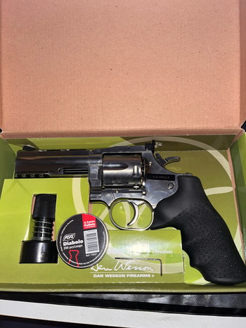 Afbeelding 2 van Dan Wesson 715/ 4 Co2 revolver van ASG met 4.5mm diabolo