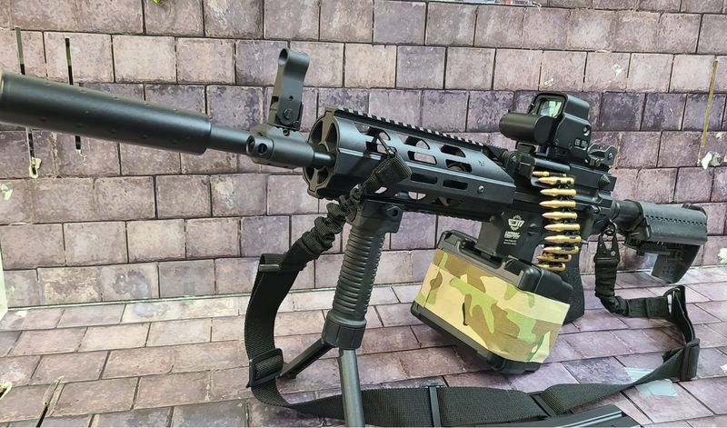 Afbeelding 1 van LMG  G&G CM16 + Red Dot + High cap