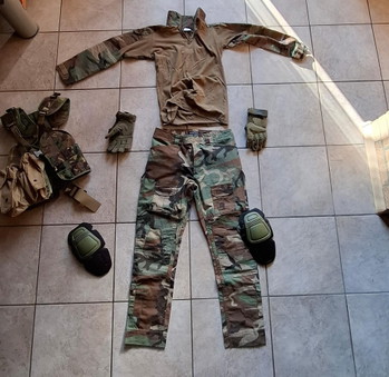 Bild 2 für diverse kleding sets te koop