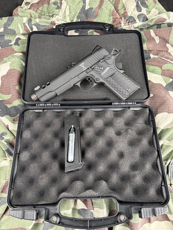 Image 3 for 1911 met koffer