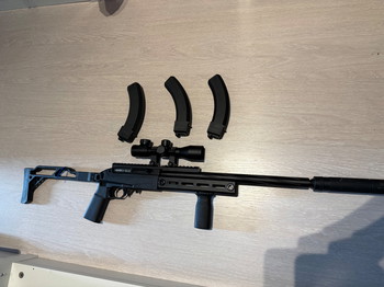 Imagen 3 de SSQ22 inclusief scope, 3 mags, suppressor en foregrip.