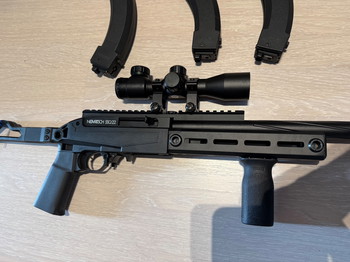 Imagen 4 de SSQ22 inclusief scope, 3 mags, suppressor en foregrip.