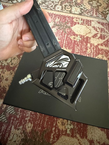 Bild 5 für Monk Customs M-Adapter Skeletonized - Full Color (zwart) - Angled